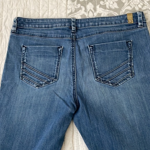 LC Straight Leg Stretch Mid Rise Blue Denim Jeans - Picture 5 of 8